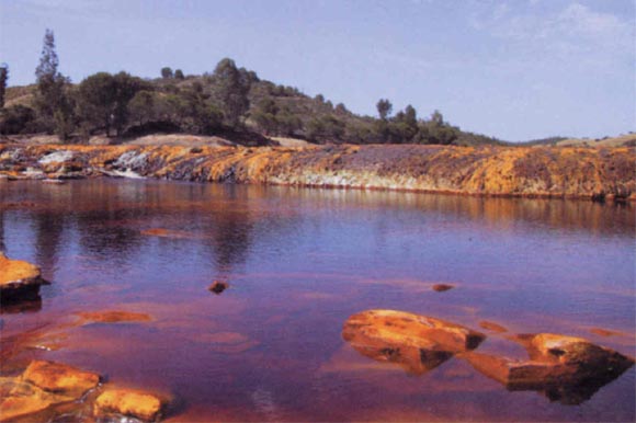 Кровая река Рио Тинто (Rio Tinto), Андалусия, Испания